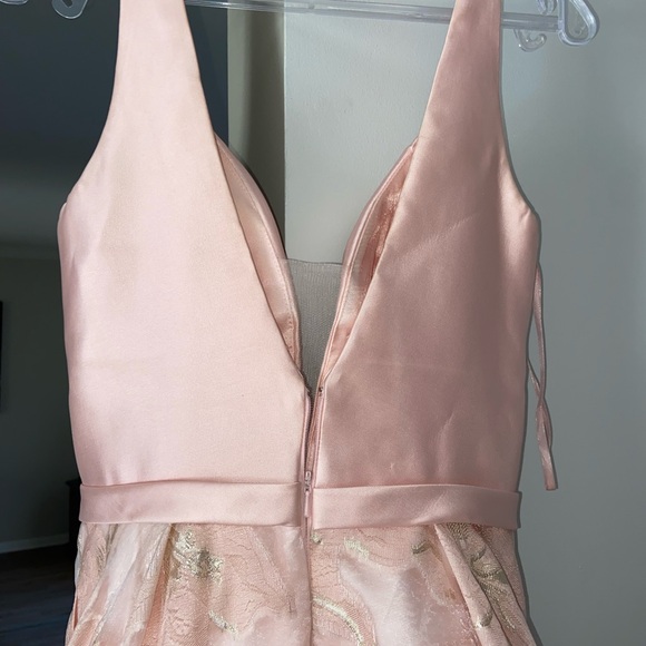 Prom or wedding down - Picture 2 of 5